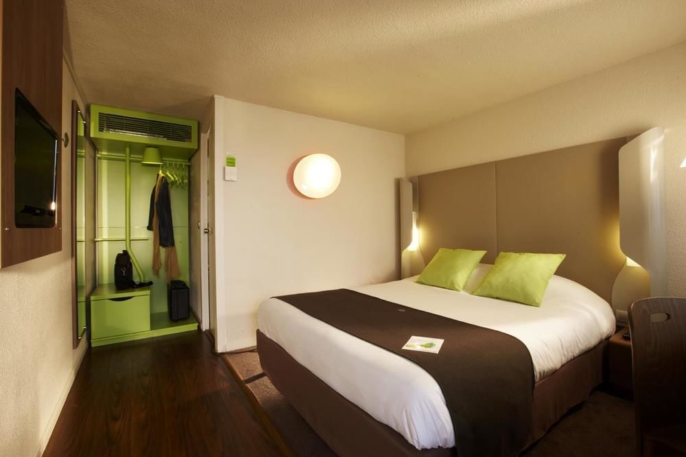 Campanile Evry Ouest - Corbeil Essonnes Otel Oda fotoğraf